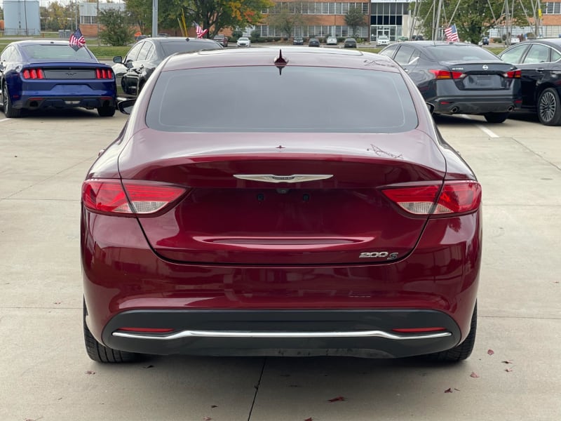 Chrysler 200 2015 price $7,999