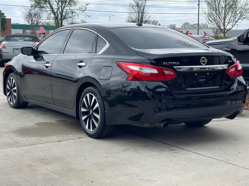 Nissan Altima 2017 price $10,999