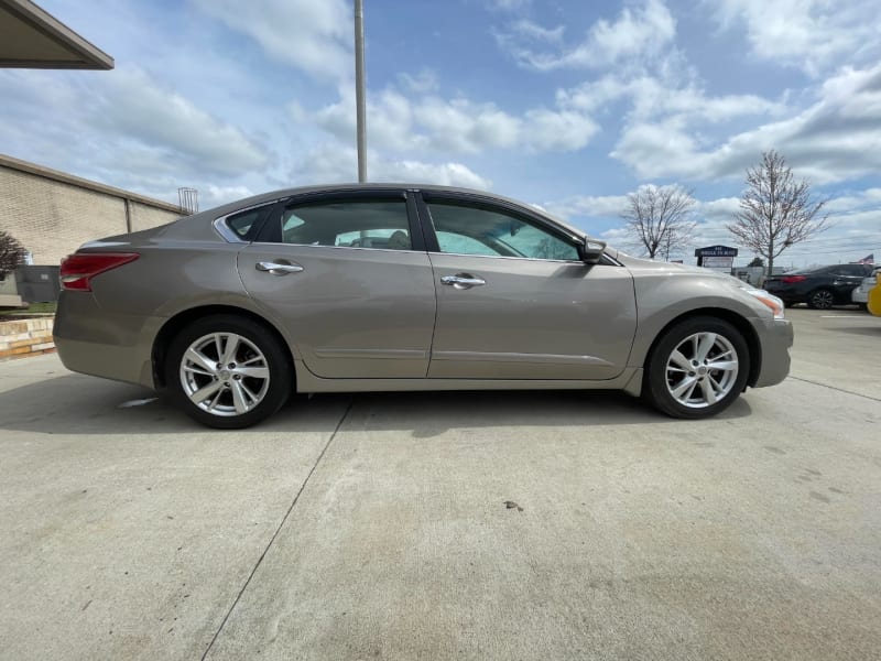 Nissan Altima 2013 price $8,999