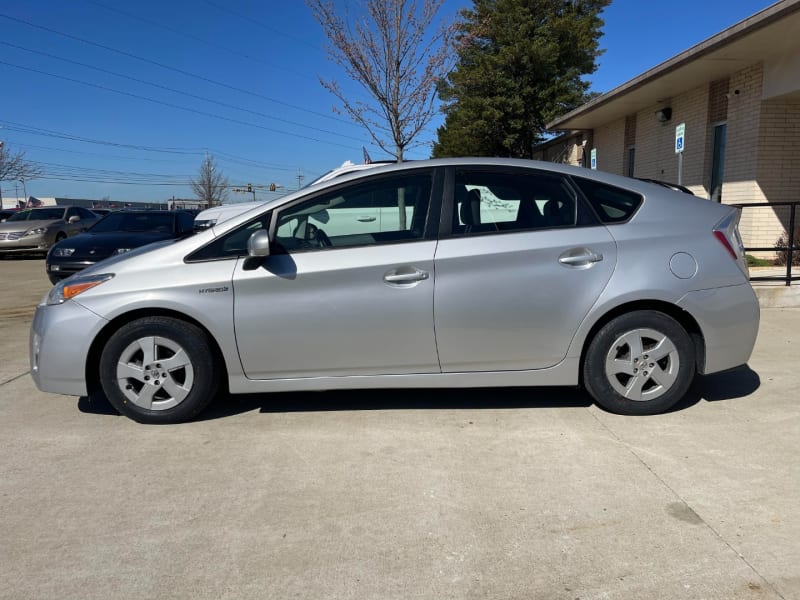 Toyota Prius 2011 price $9,999