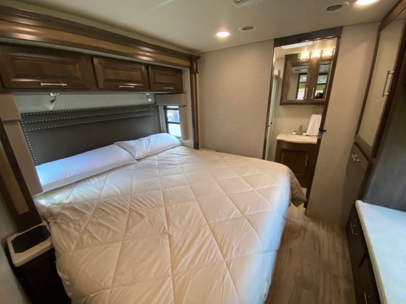 Ford F-53 Motorhome Stripped Chassis 2018 price $139,999