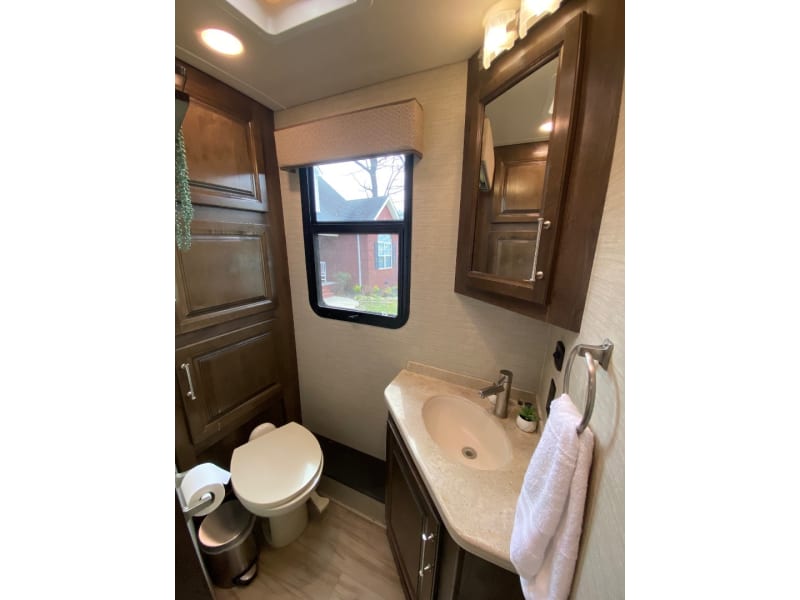 Ford F-53 Motorhome Stripped Chassis 2018 price $133,999