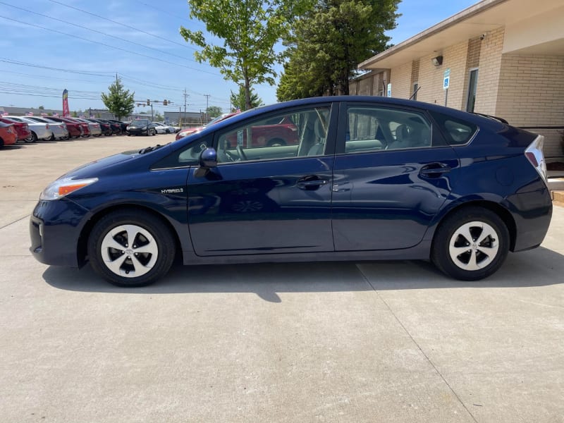 Toyota Prius 2013 price $10,999