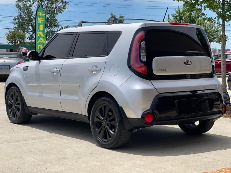 Kia Soul 2016 price $8,999