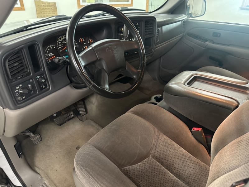 Chevrolet Tahoe 2004 price $8,900