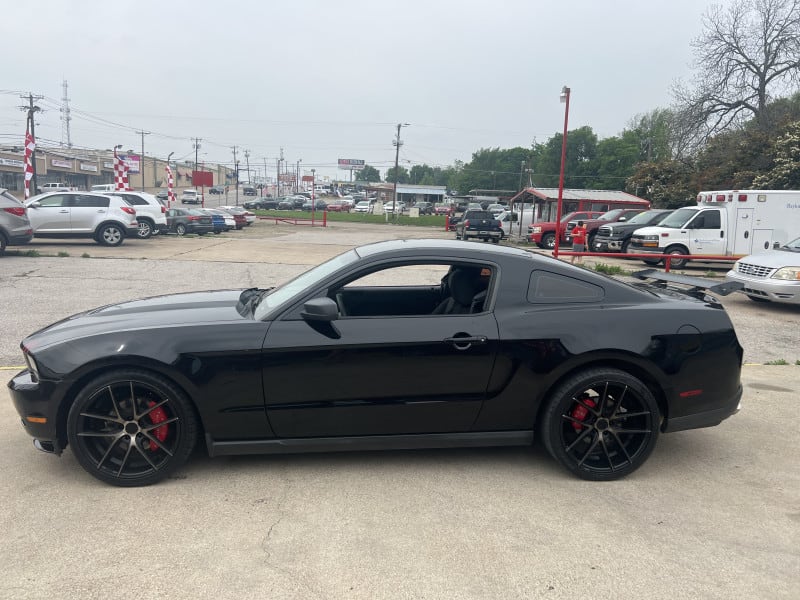 Ford Mustang 2012 price $7,950