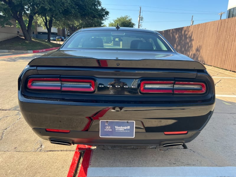 Dodge Challenger 2019 price $18,999