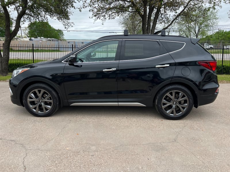 Hyundai Santa Fe 2018 price $13,999