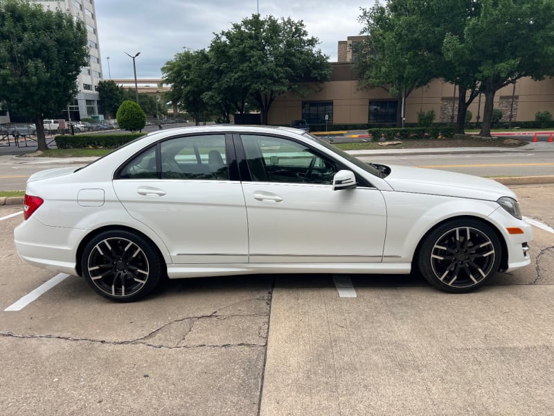 Mercedes-Benz C-Class 2014 price $9,999