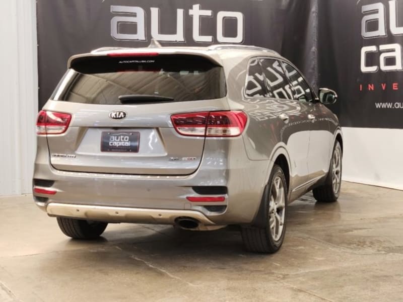 Kia Sorento 2016 price $10,490