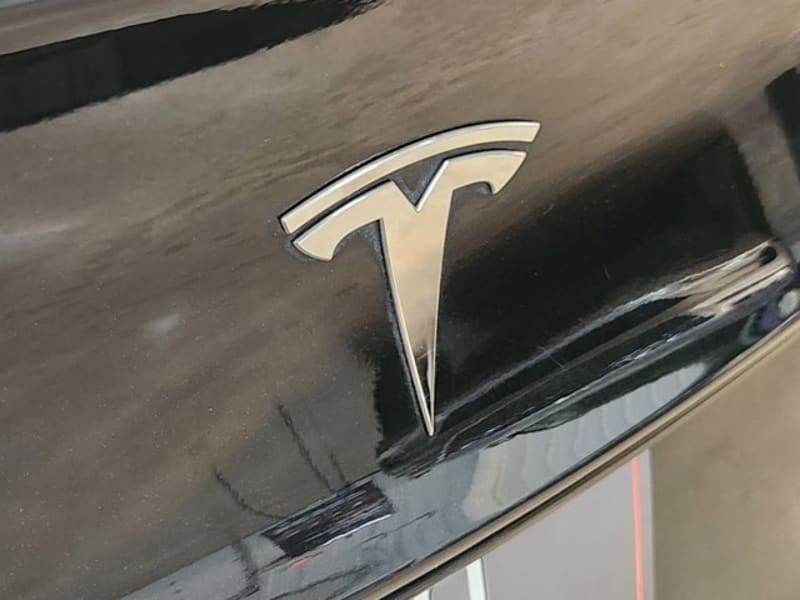 Tesla Model 3 2018 price $25,990