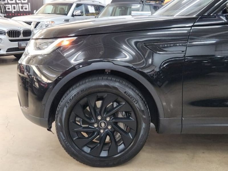 Land Rover Discovery 2021 price $29,990