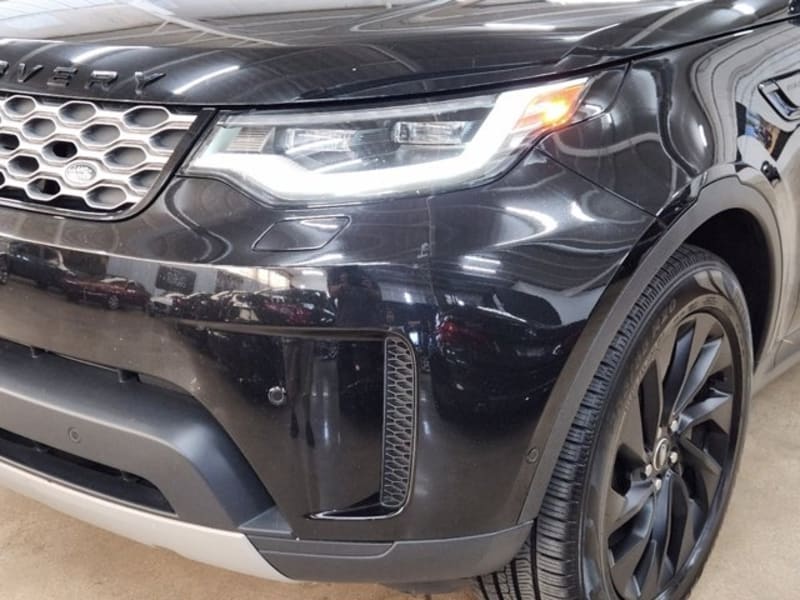 Land Rover Discovery 2021 price $29,990