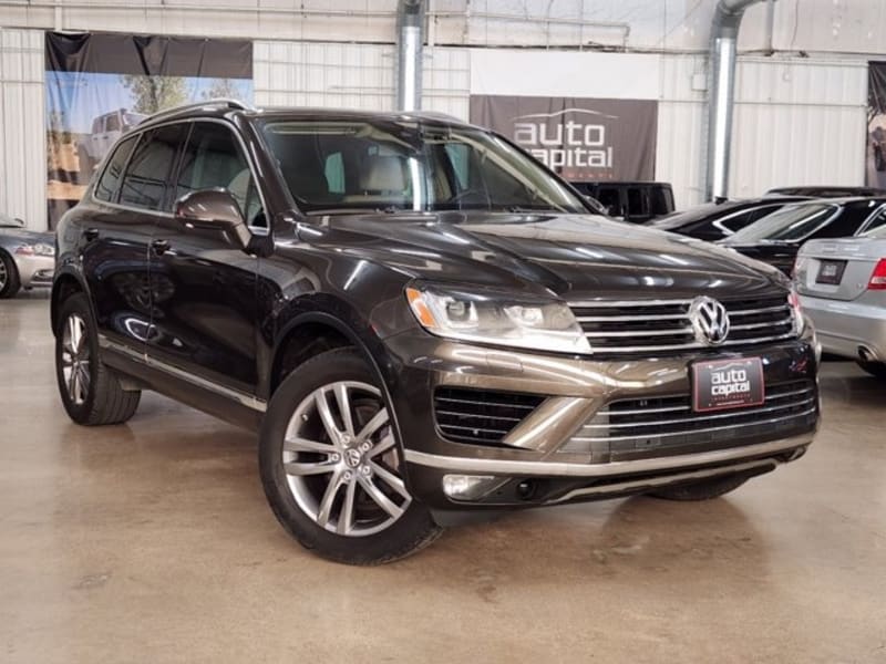 Volkswagen Touareg 2016 price $14,990