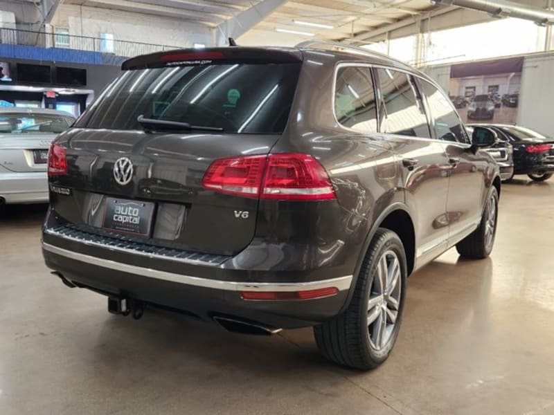 Volkswagen Touareg 2016 price $14,990