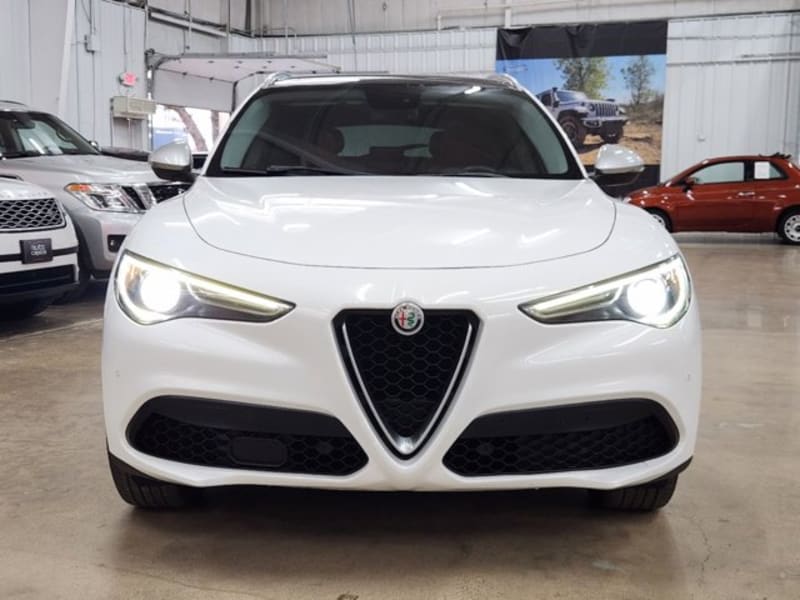 Alfa Romeo Stelvio 2018 price $18,590