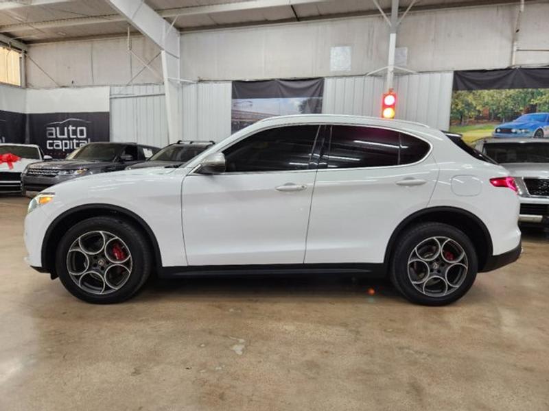 Alfa Romeo Stelvio 2018 price $18,590