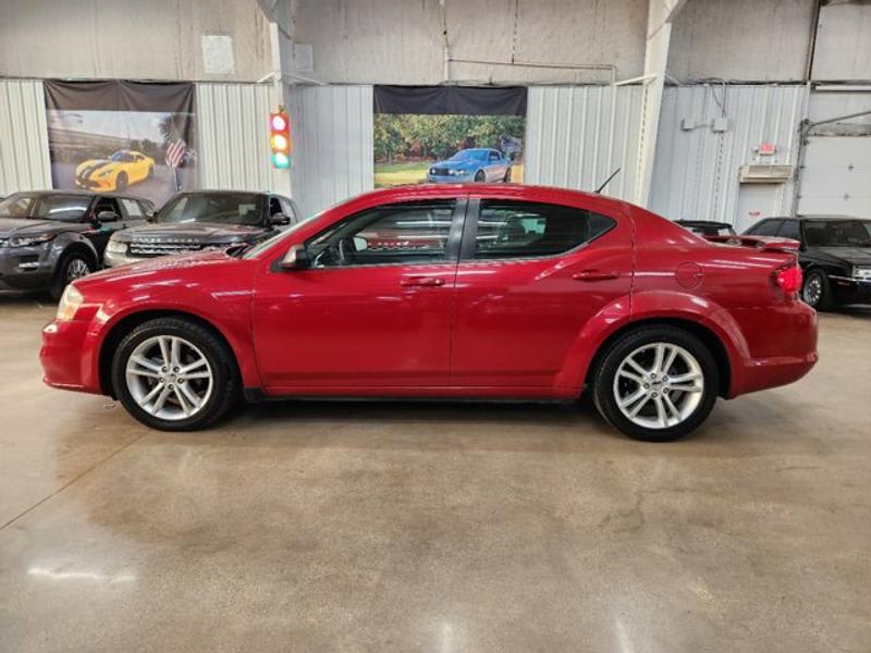 Dodge Avenger 2013 price $8,990