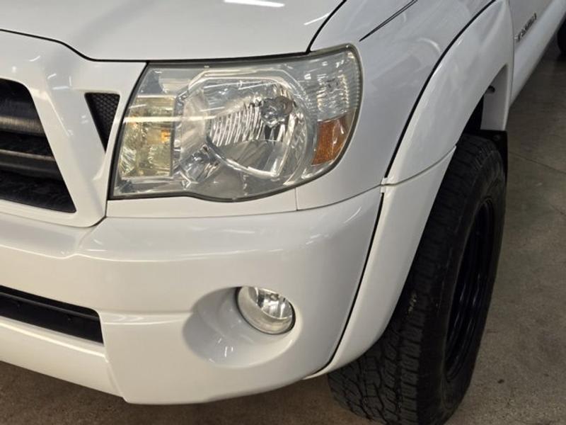 Toyota Tacoma 2005 price $11,990