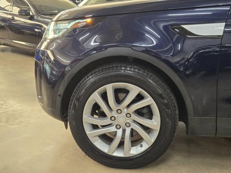 Land Rover Discovery 2020 price $32,990