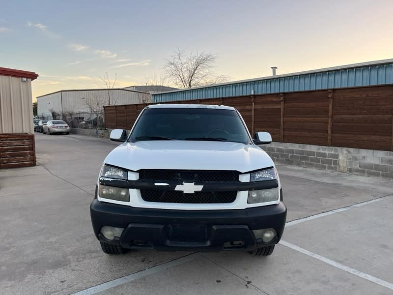 Chevrolet Avalanche 2002 price $8,700