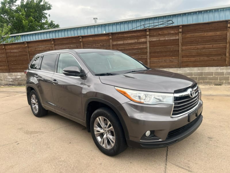 Toyota Highlander 2016 price $18,500