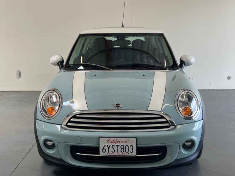 Mini Cooper Hardtop 2013 price $10,700