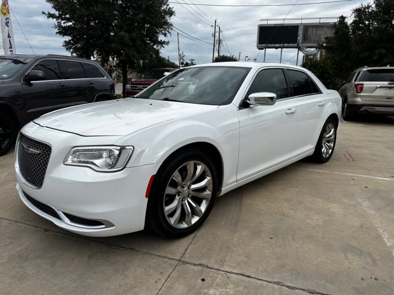 CHRYSLER 300 2019 price $17,788