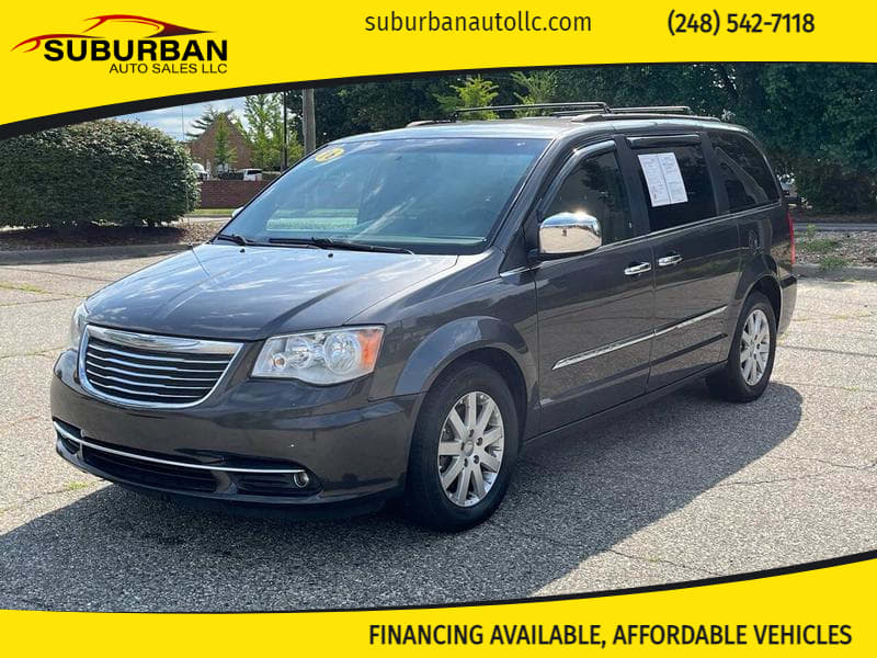 Chrysler Town and Country 2016 price $2,999