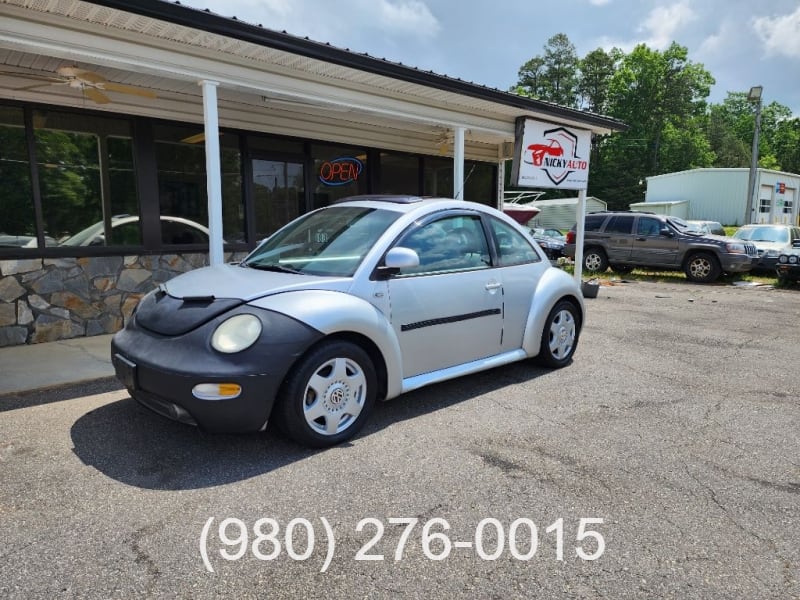 VOLKSWAGEN NEW BEETLE 2000 price $4,995