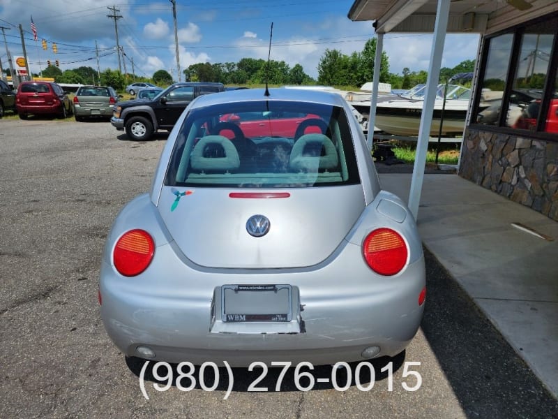 VOLKSWAGEN NEW BEETLE 2000 price $4,995