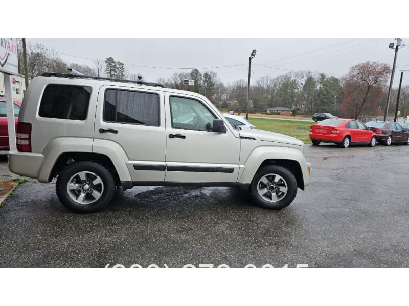 JEEP LIBERTY 2008 price $8,500