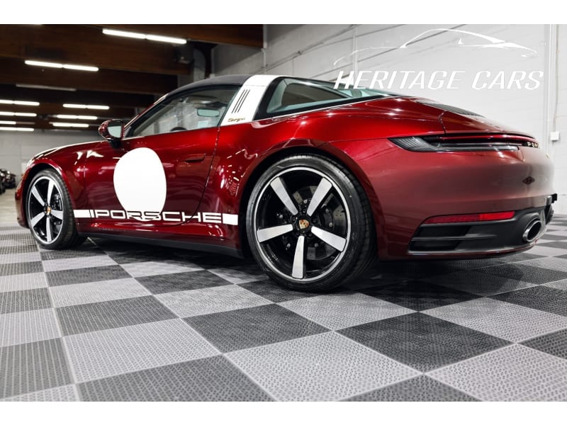 Porsche 911 2021 price $299,090