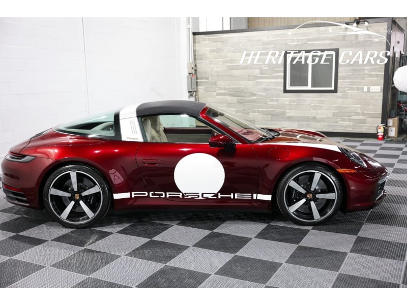 Porsche 911 2021 price $299,090