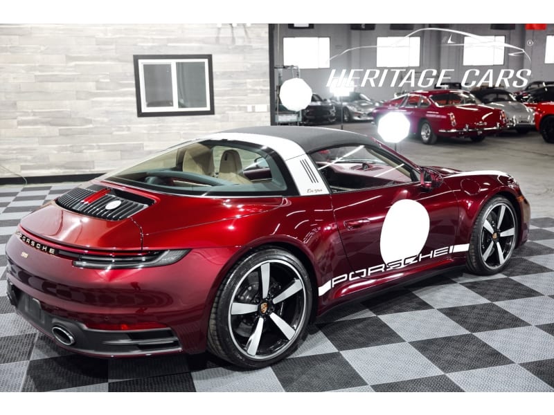 Porsche 911 2021 price $299,090