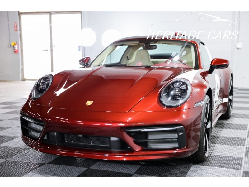 Porsche 911 2021 price $305,990