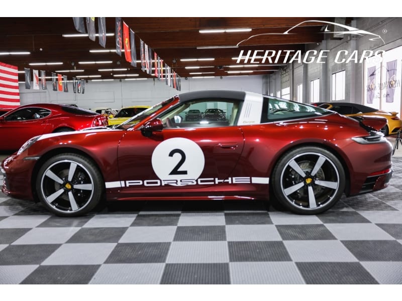 Porsche 911 2021 price $305,990