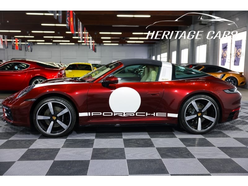 Porsche 911 2021 price $299,990