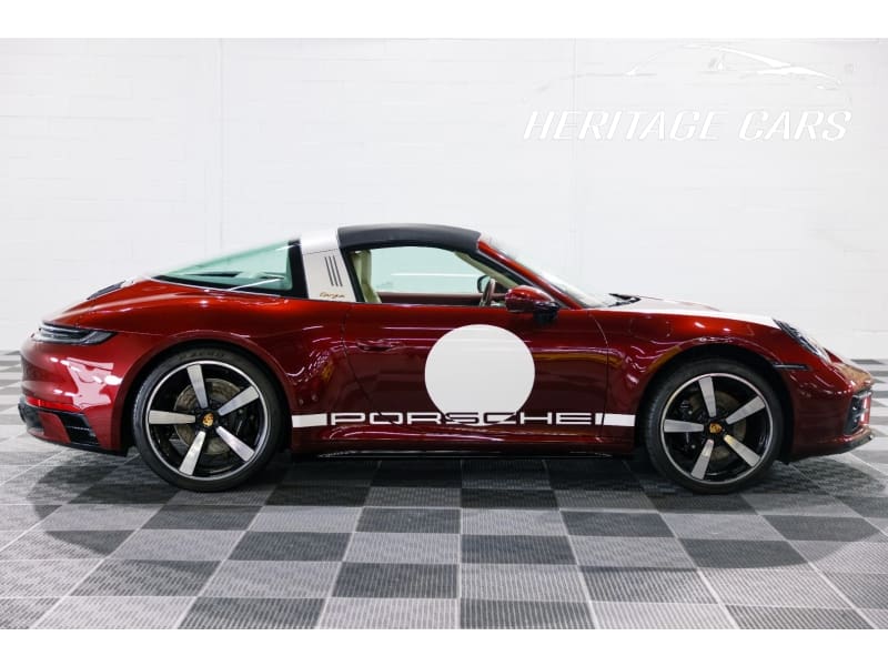 Porsche 911 2021 price $299,990