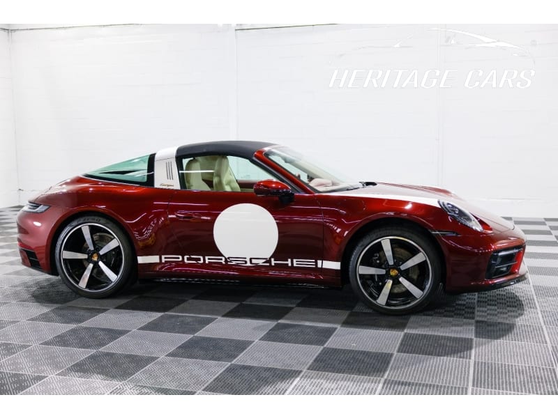 Porsche 911 2021 price $299,990