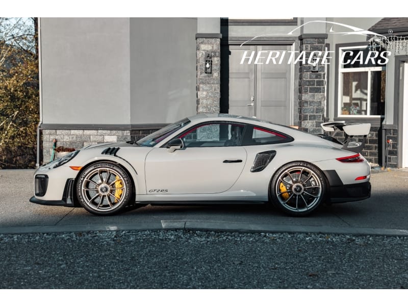 Porsche 911 2018 price $429,990