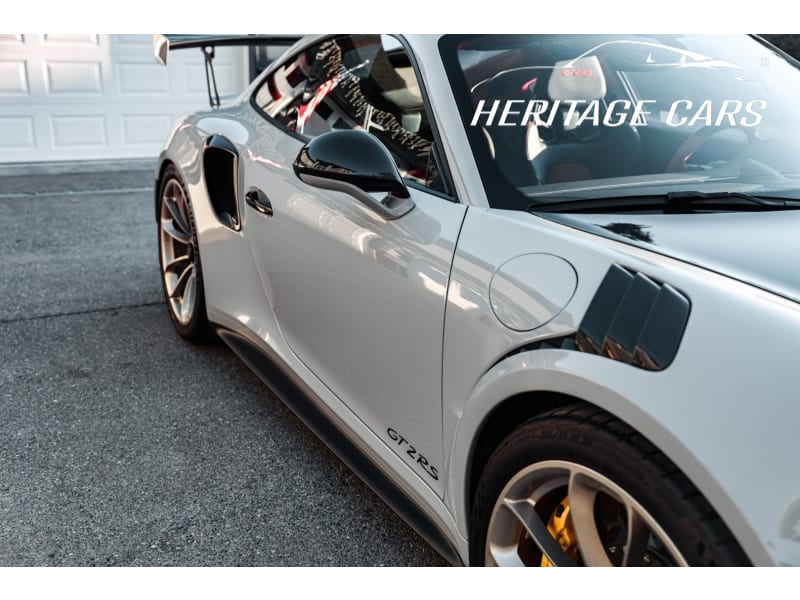 Porsche 911 2018 price $429,990