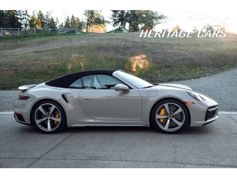 Porsche 911 2021 price $284,990