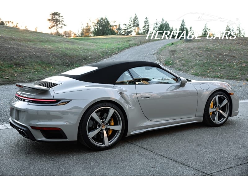 Porsche 911 2021 price $284,990