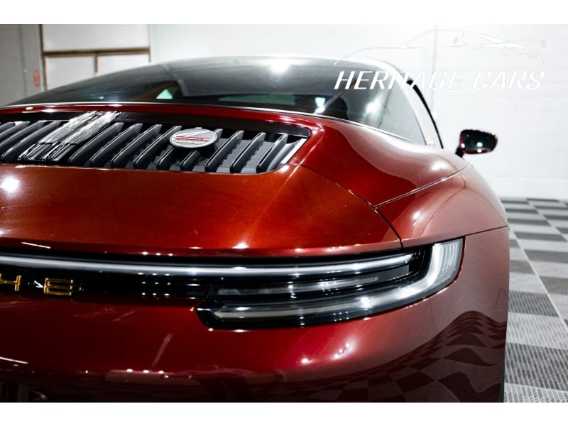 Porsche 911 2021 price $298,990
