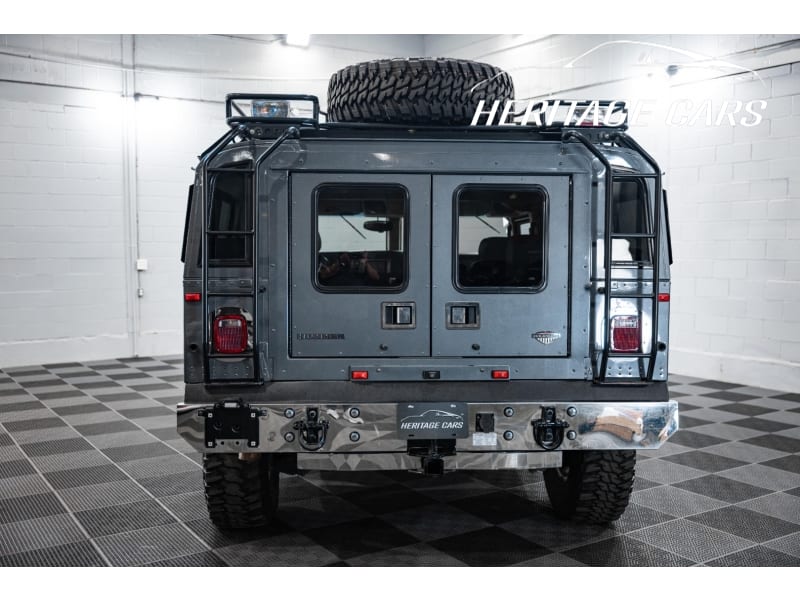 Hummer H1 2006 price $258,900