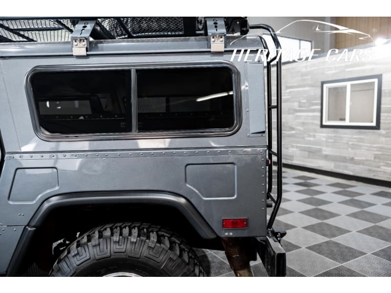 Hummer H1 2006 price $258,900