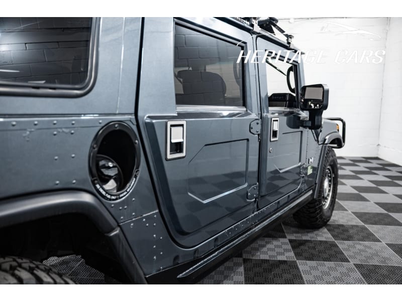 Hummer H1 2006 price $258,900