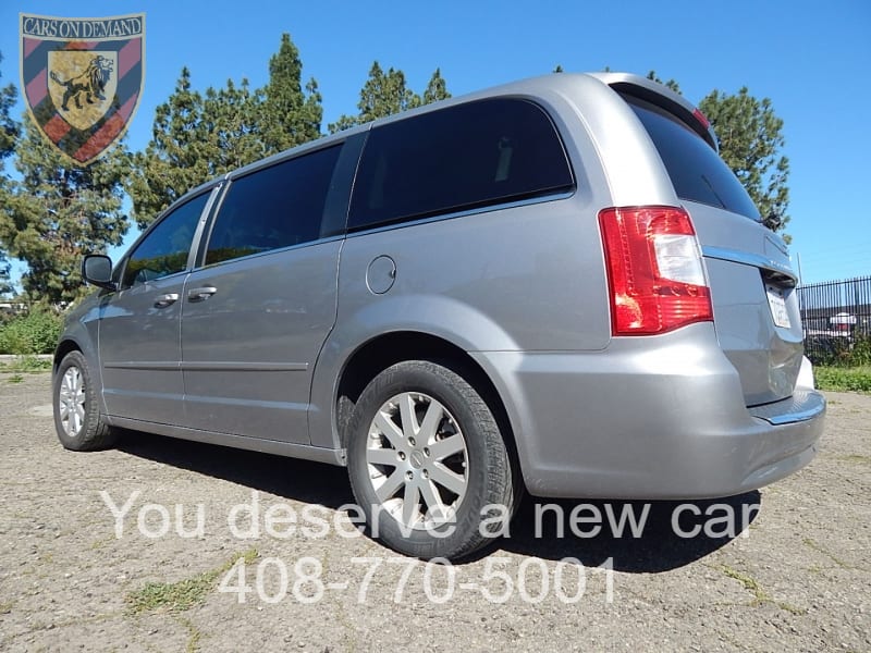 Chrysler Town & Country 2016 price $12,250