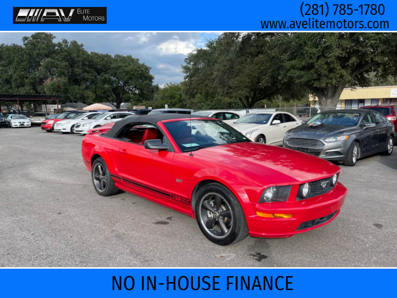 Ford Mustang 2005 price $9,995